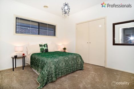Property photo of 7 Selwyn Close Caroline Springs VIC 3023