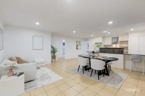 Property photo of 23 Strathaird Place Parkinson QLD 4115