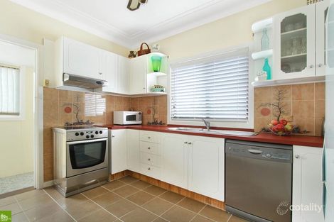 Property photo of 21 Bimbadeen Avenue West Wollongong NSW 2500