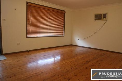 Property photo of 11 Chardonnay Avenue Eschol Park NSW 2558
