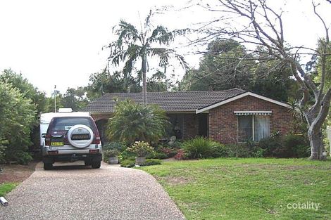 24 Woodport Cl, Green Point, NSW 2251