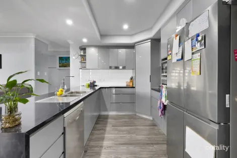 Property photo of 24 Kerrisdale Crescent Beaconsfield QLD 4740