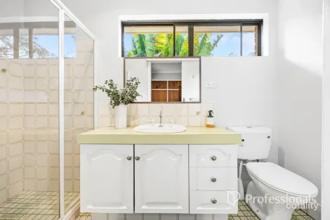 Property photo of 4 Crimp Crescent Leschenault WA 6233