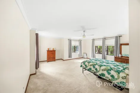 Property photo of 4 Crimp Crescent Leschenault WA 6233