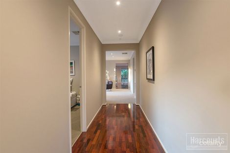 Property photo of 16 Fallingwater Drive Pakenham VIC 3810