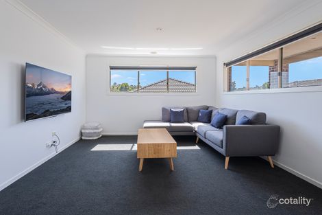 Property photo of 13 Cascade Way Pakenham VIC 3810