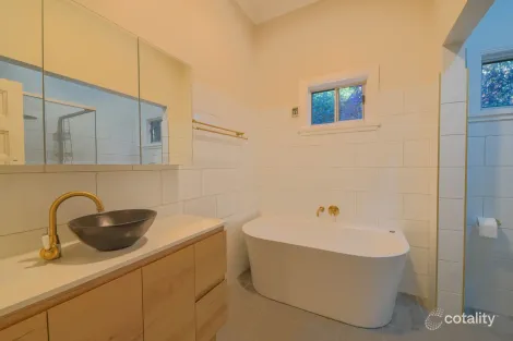 Property photo of 16 Oswin Street Parkes NSW 2870