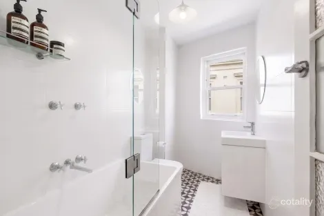 Property photo of 24/3 Ward Avenue Potts Point NSW 2011