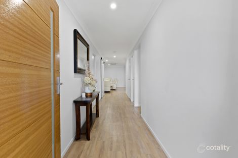 Property photo of 11 Hermosa Circuit Beaconsfield QLD 4740