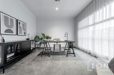 Property photo of 18 Guisard Way Clyde North VIC 3978