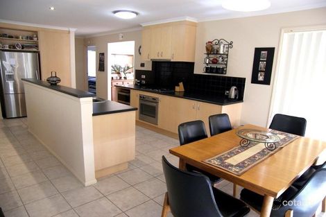 Property photo of 5 Sunset Boulevard Spring Gully VIC 3550