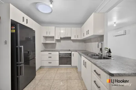Property photo of 87 Crispsparkle Drive Ambarvale NSW 2560
