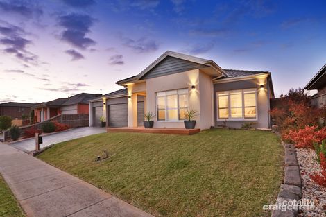 Property photo of 30 McGarvie Crescent Pakenham VIC 3810