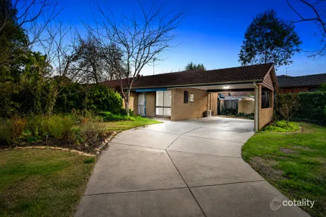 Property photo of 27 Dumbarton Circuit Melton West VIC 3337