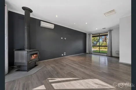 Property photo of 27 Dumbarton Circuit Melton West VIC 3337