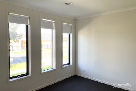 Property photo of 36 Birchmore Circuit Truganina VIC 3029