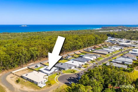 Property photo of 52 Watergum Close Sapphire Beach NSW 2450