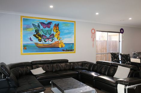Property photo of 26 Henderson Circuit Aintree VIC 3336