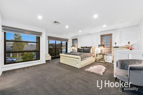 Property photo of 122 Rossiter Retreat Cranbourne North VIC 3977
