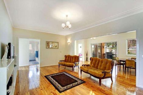 25 Bateau Bay Rd, Bateau Bay, NSW 2261