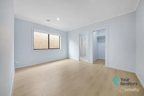 Property photo of 10 Bridport Circuit Tarneit VIC 3029