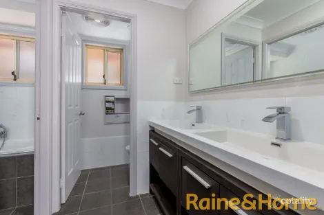 Property photo of 6 Voyager Way Dubbo NSW 2830