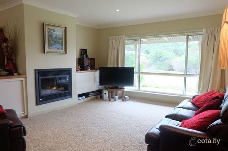 Property photo of 5 River Gum Close Eagle Point VIC 3878