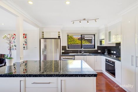 Property photo of 23 Collins Crescent Benowa QLD 4217