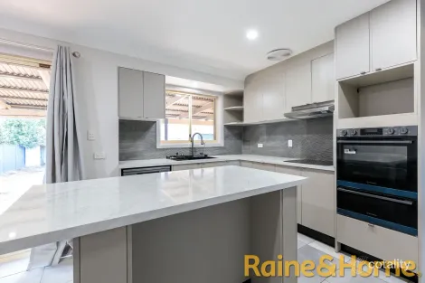 Property photo of 6 Voyager Way Dubbo NSW 2830