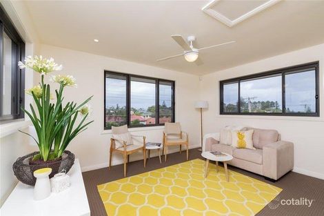 Property photo of 2/121 Elsiemer Street Toowoon Bay NSW 2261