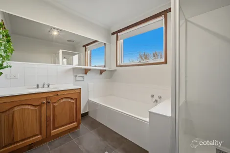 Property photo of 2/1 Tarhook Road Warrnambool VIC 3280