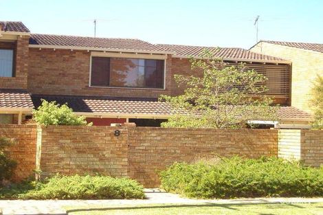 2/4 Corboy St, Wembley, WA 6014