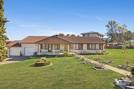Property photo of 12 Minnamurra Crescent Hillvue NSW 2340