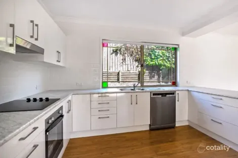 Property photo of 25 Silverleaf Row Menai NSW 2234