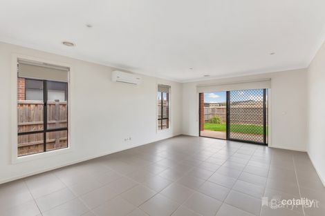 Property photo of 33 Cascade Drive Beveridge VIC 3753