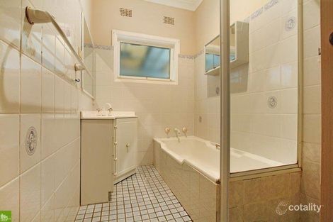Property photo of 2 Canberra Road Lake Heights NSW 2502