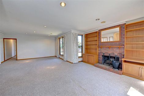 Property photo of 2 Horsham Crescent Alfredton VIC 3350