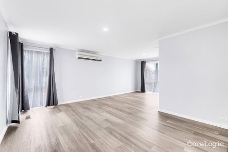 Property photo of 2 Walnut Court Cranbourne North VIC 3977