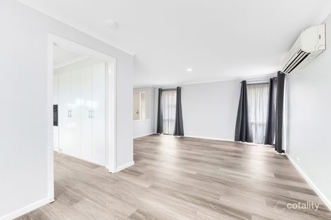 Property photo of 2 Walnut Court Cranbourne North VIC 3977