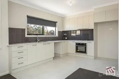 Property photo of 8 English Close Mooroolbark VIC 3138