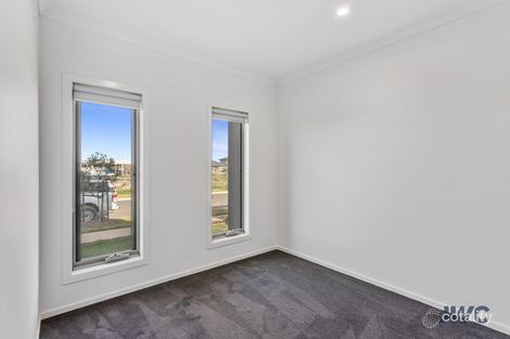 Property photo of 6 Leafy Road Werribee VIC 3030