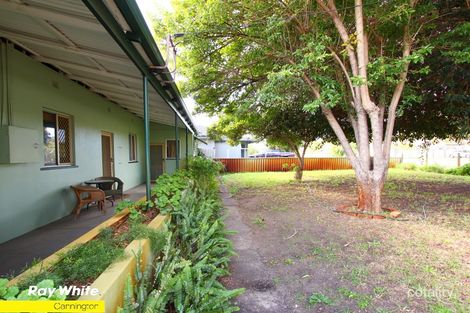 34 Thomas St, Queens Park, WA 6107