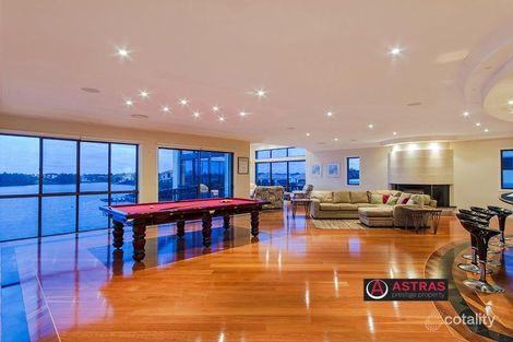 Property photo of 26 Istana View Clear Island Waters QLD 4226