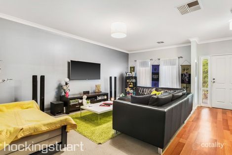 Property photo of 18 Cheltenham Close Craigieburn VIC 3064