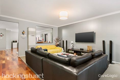 Property photo of 18 Cheltenham Close Craigieburn VIC 3064