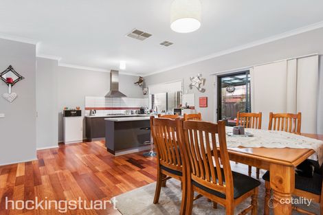 Property photo of 18 Cheltenham Close Craigieburn VIC 3064