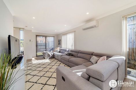 Property photo of 52 Lansdown Crescent Casey ACT 2913