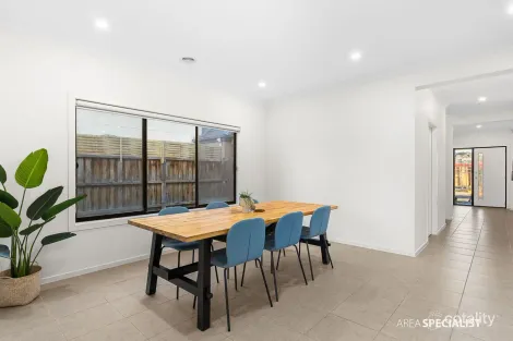 Property photo of 20 Winterberry Road Point Cook VIC 3030