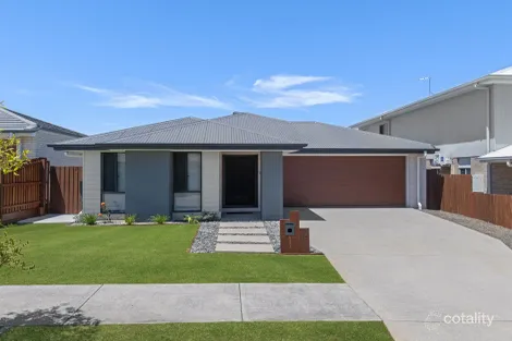 Property photo of 25 William Street Deebing Heights QLD 4306