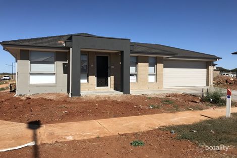 12 Fairford Rd, Thornhill Park, VIC 3335